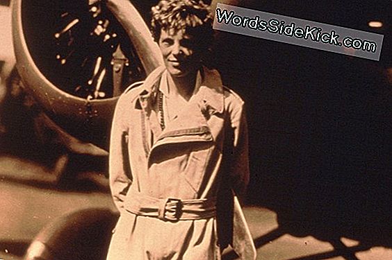 Amelia Earhart: Biography & Disappearance