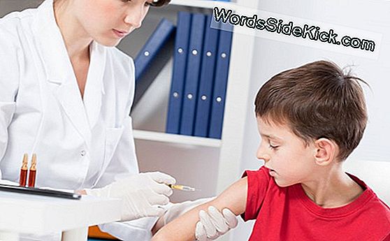 Hpv-Vaccinveilig, Maar Kan Het Risico Van Flauwvallen En Infecties Verhogen
