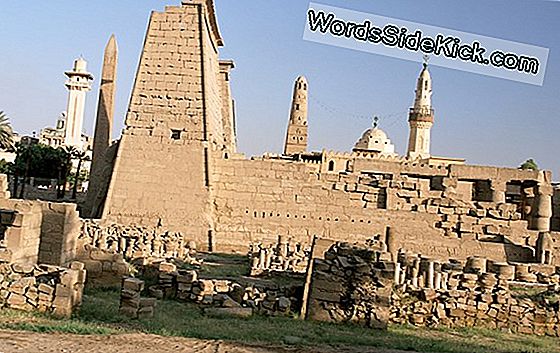 City Cemetery: 3 Tombs Ontdekt In Het Oude Egypte
