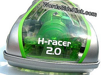 H-racer neon renklerde parlıyor.