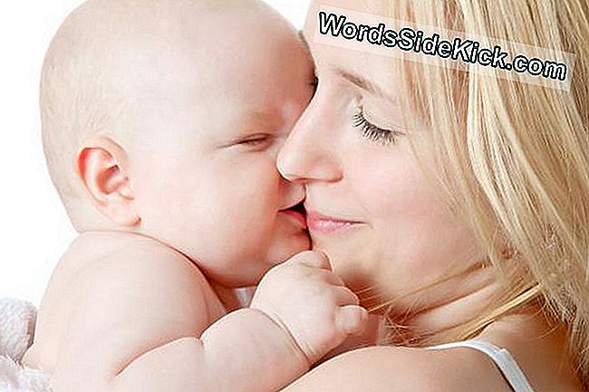 Borstvoeding En Co-Slapen Met Baby Beïnvloedt Het Welzijn Van Moeder