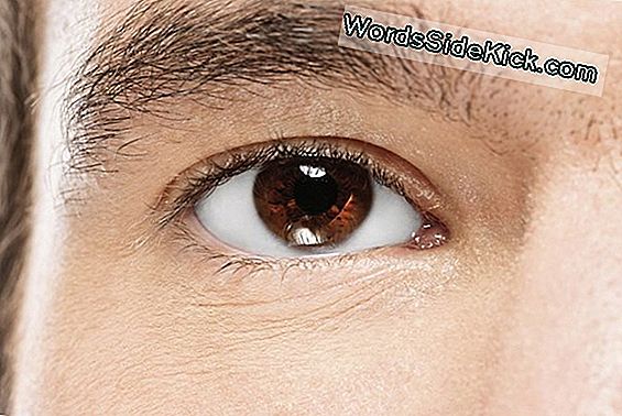 Brown-Eyed Guys Scheinen Vertrauenswürdiger Zu Sein, Studie Schlägt Vor