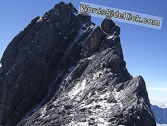 Carstensz Pyramid: Okeaania Kõrgeim Mägi