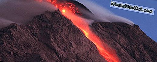 Satellitspots Seneste Udbrud På Indonesiens Paluweh Volcano