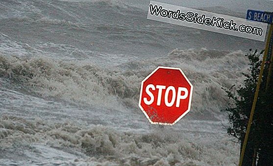 Leslie Wird Zum Sechsten Hurrikan Der Saison 2012