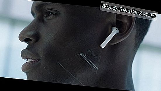 El Nuevo Iphone No Tiene Conector Para Auriculares: ¿Son Seguros Los Auriculares Bluetooth?