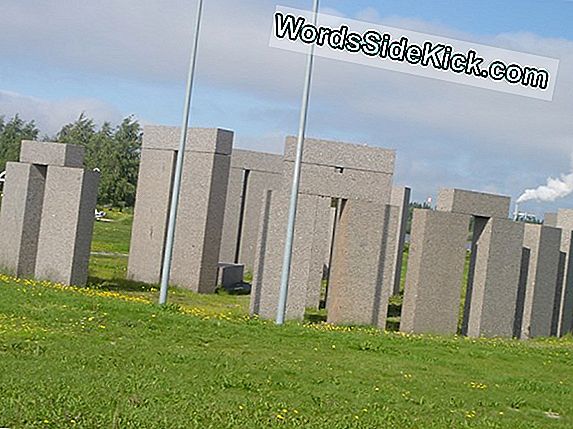 Stonehenge Muistomerkki, Uusi Teoria Ehdottaa