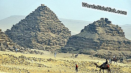 Gizan & Sphinxin Pyramidit