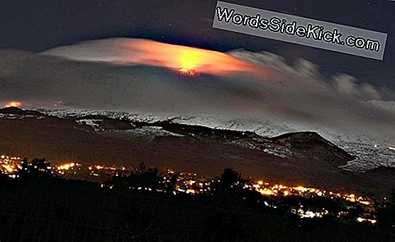 L'Éruption Dramatique De L'Etna Pris En Photos