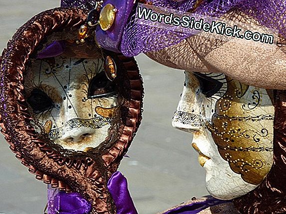 Photos: Les Plus Anciens Masques Du Monde