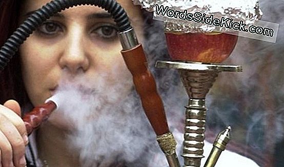 Hookah Smoking: Teen Trend Vagy A Century Cigaretta?