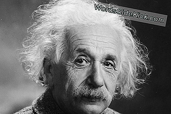 Einstein Matematikájában Rejtett: Gyorsabb, Mint A Könnyű Utazás?