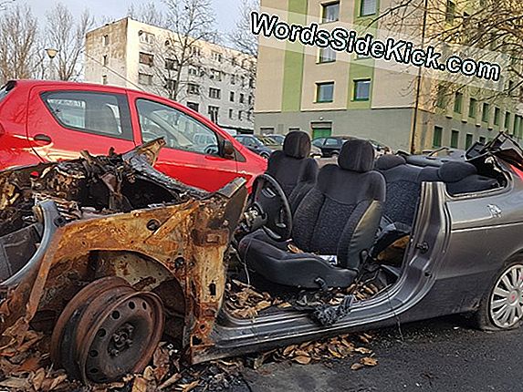 Jak Długo Zajmuje Zaparkowany Samochód, Aby Osiągnąć Śmiertelnie Wysoką Temperaturę?