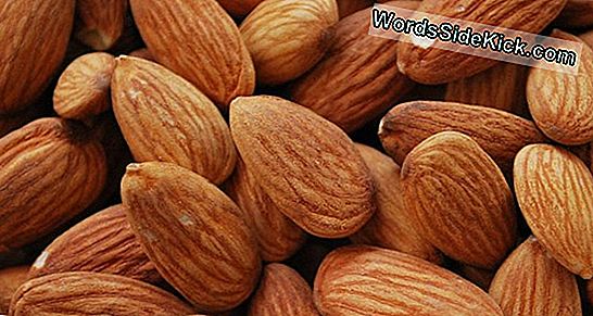 Almonds: Nutrition & Health Benefits