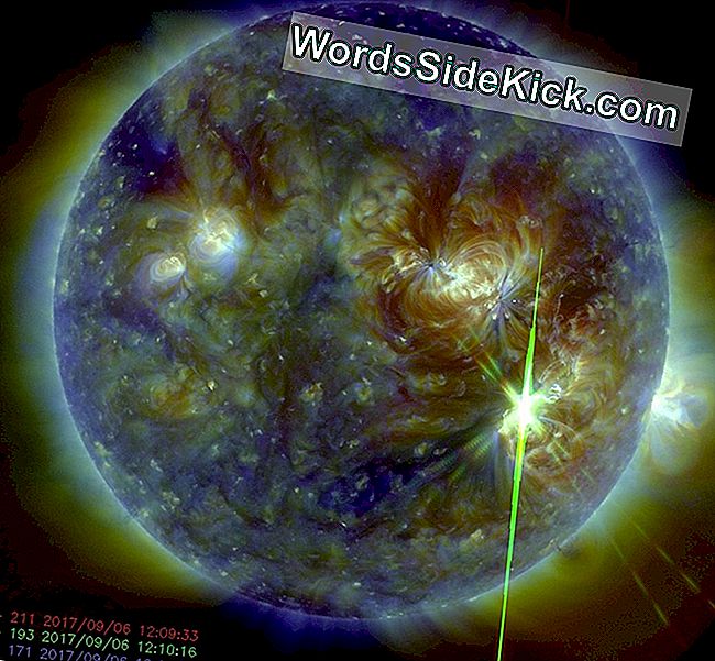 ストーム警告：太陽の爆発は地球の通信を混乱させる可能性がある