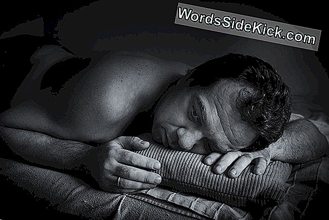 Sprogstantis Galvos Sindromas: Mintis Pučiantis Miego Sutrikimas