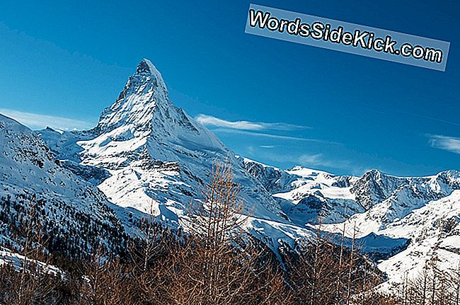 ยอดเขารูปพีระมิดที่เรียกว่า Matterhorn ในเทือกเขาแอลป์