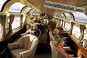 Die Lounge im Amtrak Coast Starlight Zug sieht ziemlich bequem aus. Warum fahren also nicht mehr Menschen auf der einzigen bundesweiten Personenzugbahn der Vereinigten Staaten?